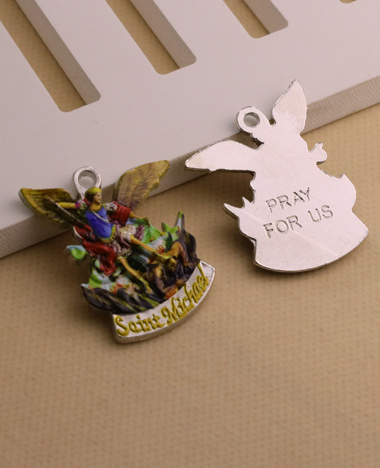 3 stuks Christian Saint Michae - Jewelry Making Michaels recensie en prijs